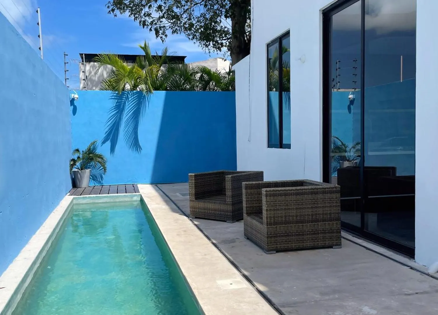 Enorme Casa Con Piscina, Ideal Para Familias Y Grupos contacts